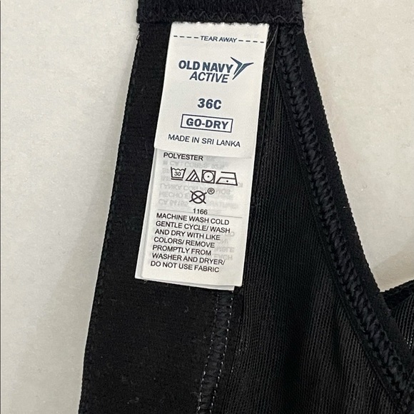 Old Navy sz 36Csports bra style with hooks on back - Picture 6 of 7